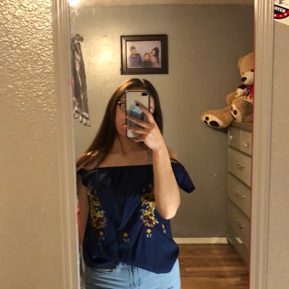 Blue blouse - Picture 1 of 1